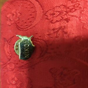 Vgt Nixon pin
